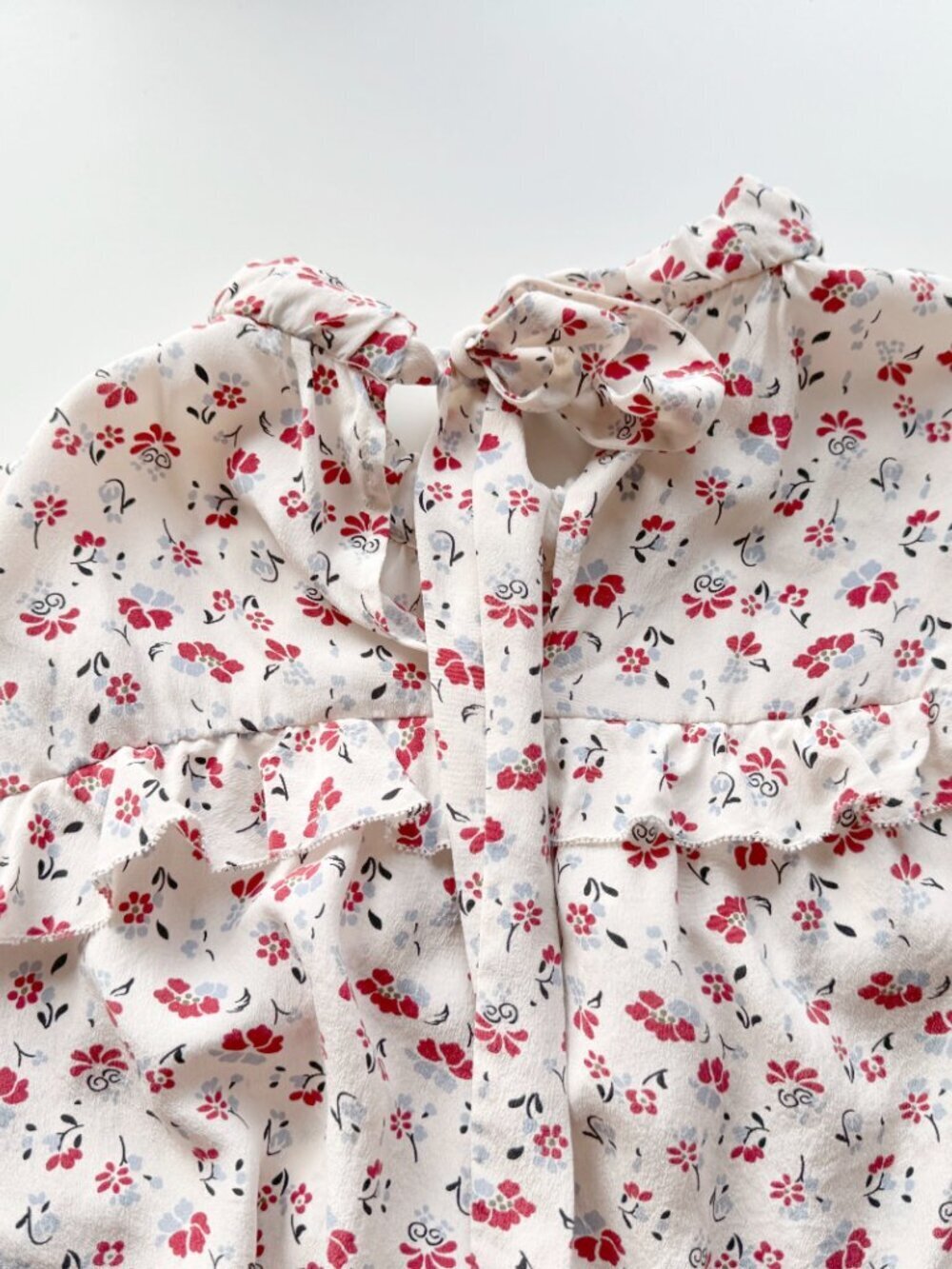 VERONICA BEARD Howell Red Floral 100% Silk Crepe Ruched Sleeve Blouse, Size 2 - Picture 13 of 15